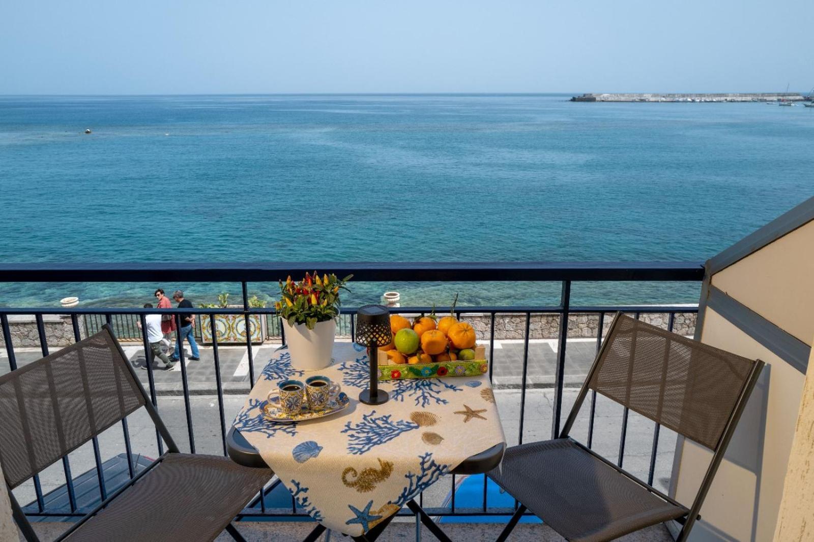 Zia Rina Apartment Naxos Джардіні-Наксос Екстер'єр фото